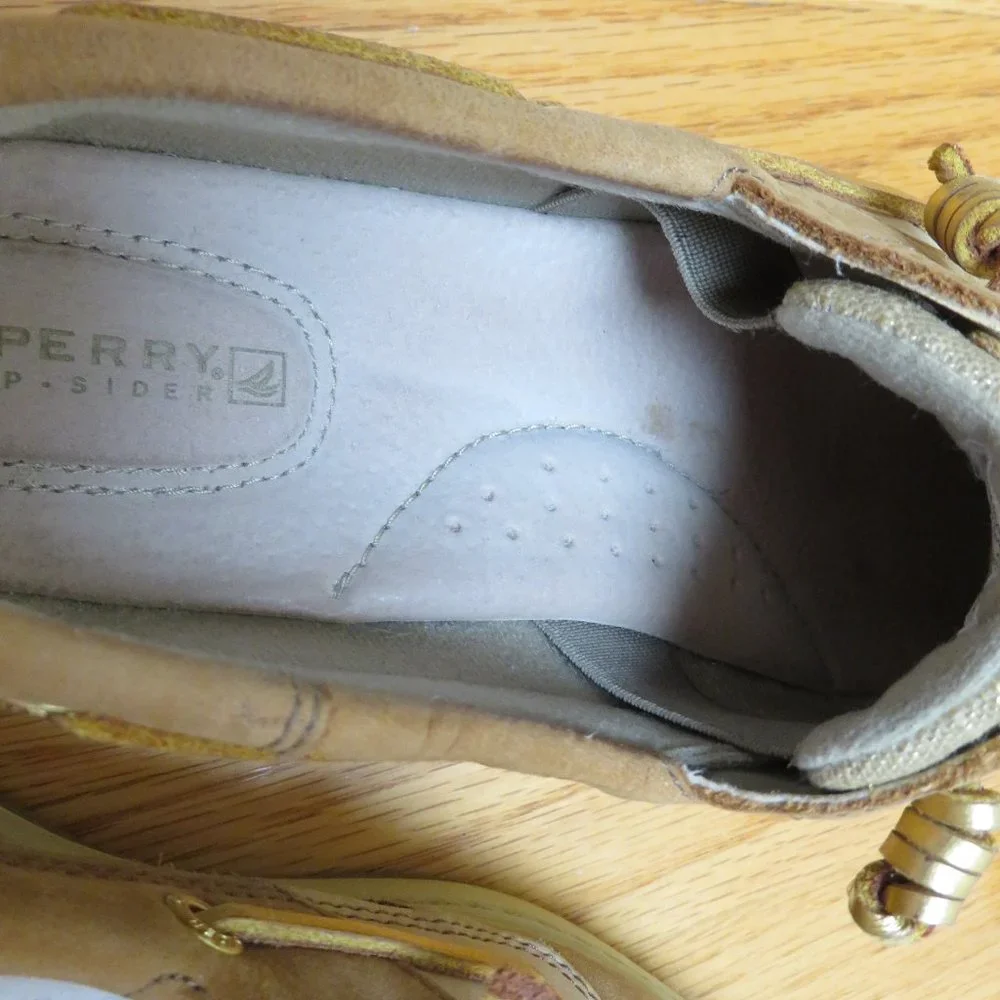 CLEARANCE- Sperry Top-Sider Tan and gold boat shoes size 7.5